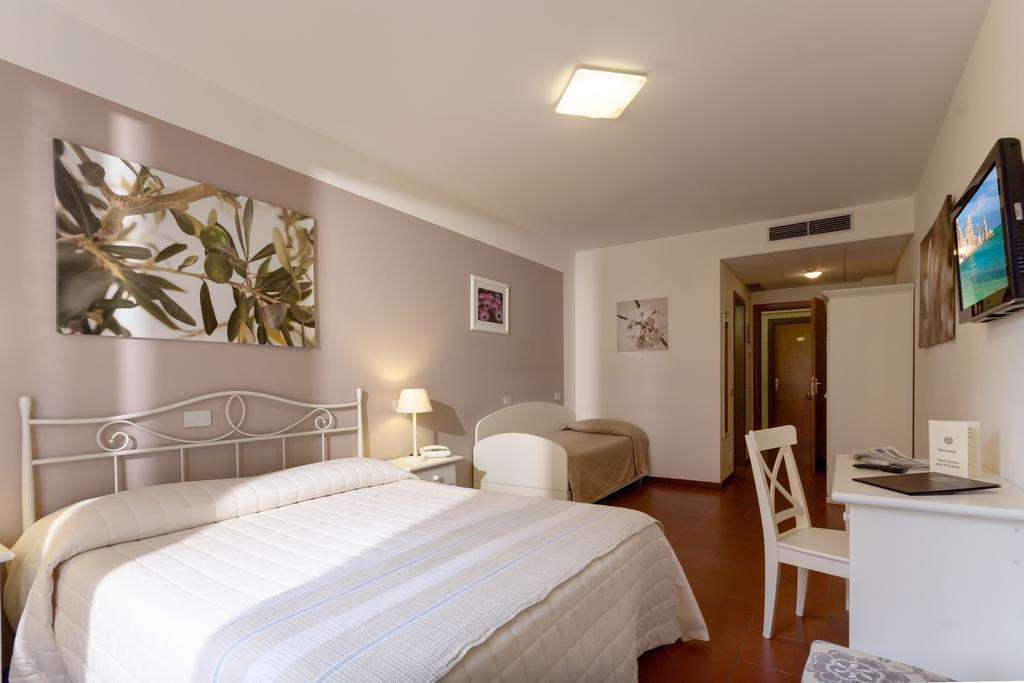 Hotel Giardino Suites And Spa - Numana Zimmer foto