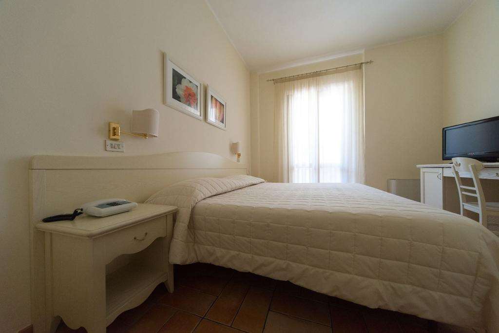 Hotel Giardino Suites And Spa - Numana Zimmer foto
